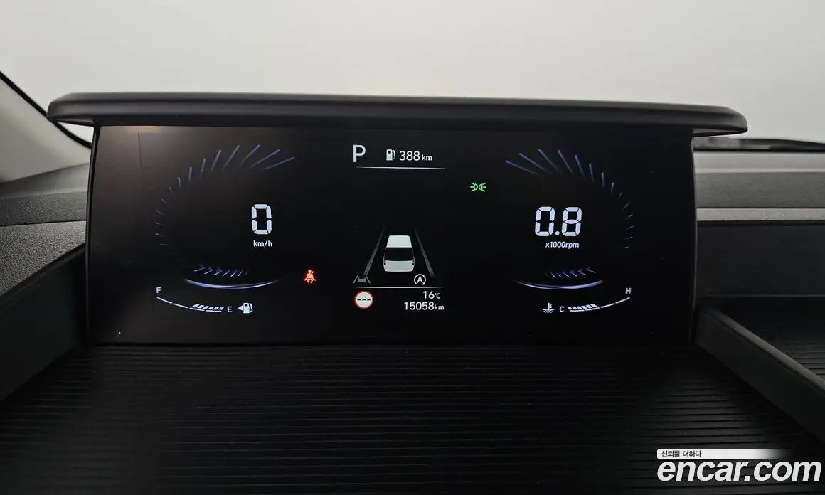 Hyundai Staria 2022 2.2 автомат (гидро), фото 11