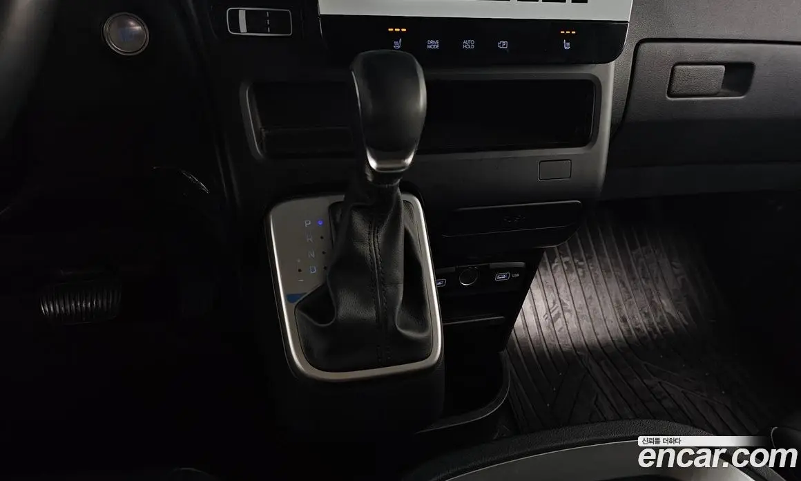 Hyundai Staria 2022 2.2 автомат (гидро), фото 12