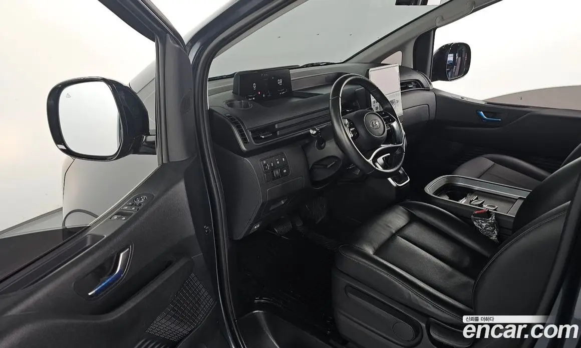 Hyundai Staria 2022 2.2 автомат (гидро), фото 13