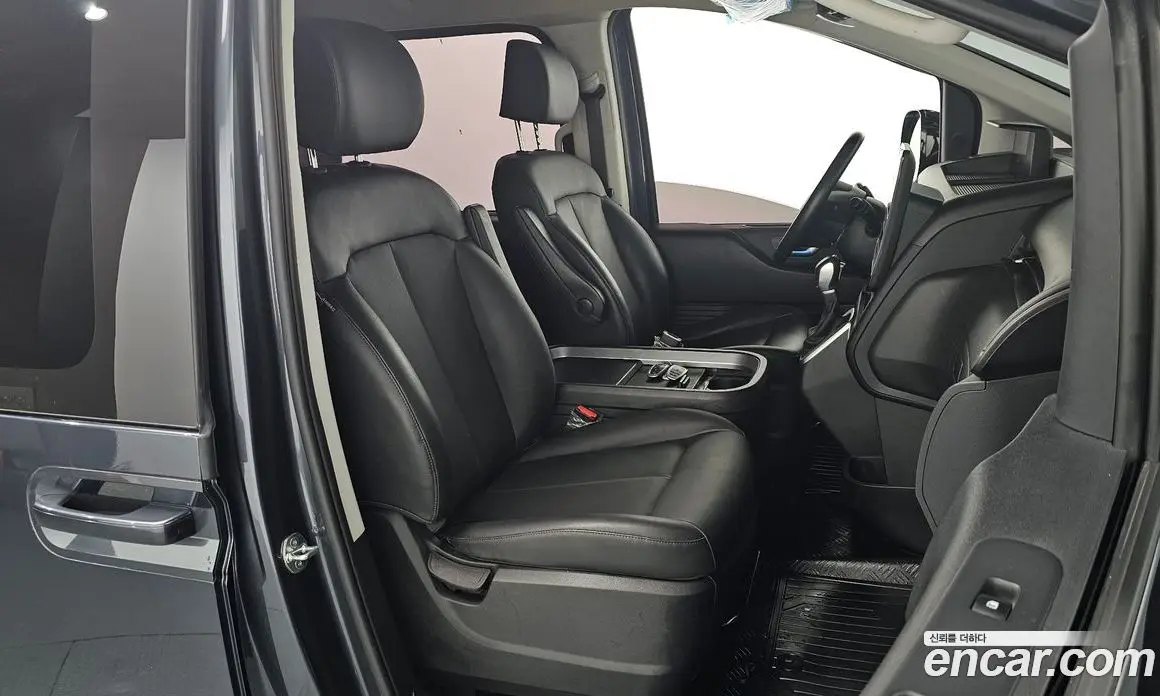 Hyundai Staria 2022 2.2 автомат (гидро), фото 18