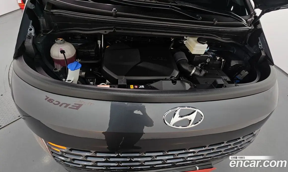 Hyundai Staria 2022 2.2 автомат (гидро), фото 6