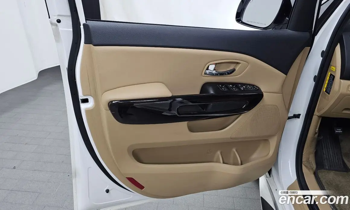 Kia Carnival 2017 2.2 автомат (гидро), фото 14 Kia Carnival 2017 2.2 автомат (гидро), фото 14
