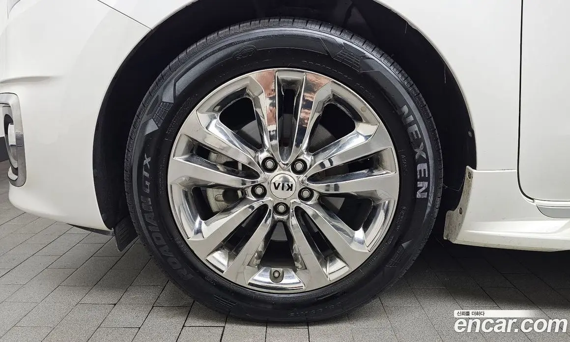 Kia Carnival 2017 2.2 автомат (гидро), фото 5 Kia Carnival 2017 2.2 автомат (гидро), фото 5