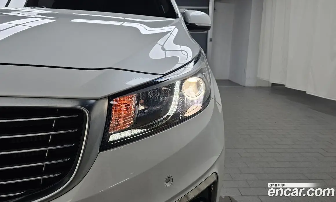 Kia Carnival 2017 2.2 автомат (гидро), фото 8 Kia Carnival 2017 2.2 автомат (гидро), фото 8