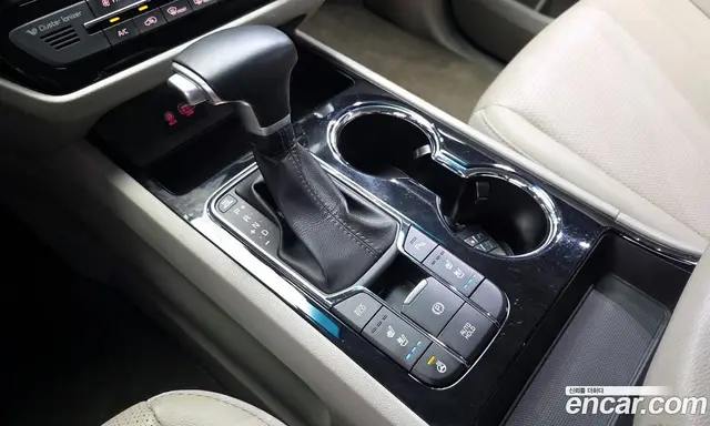 Kia Carnival 2020 2.2 автомат (гидро), миниатюра 12