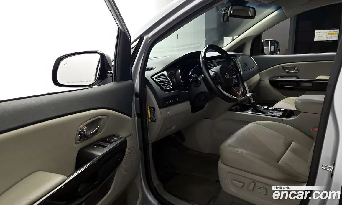 Kia Carnival 2020 2.2 автомат (гидро), фото 13