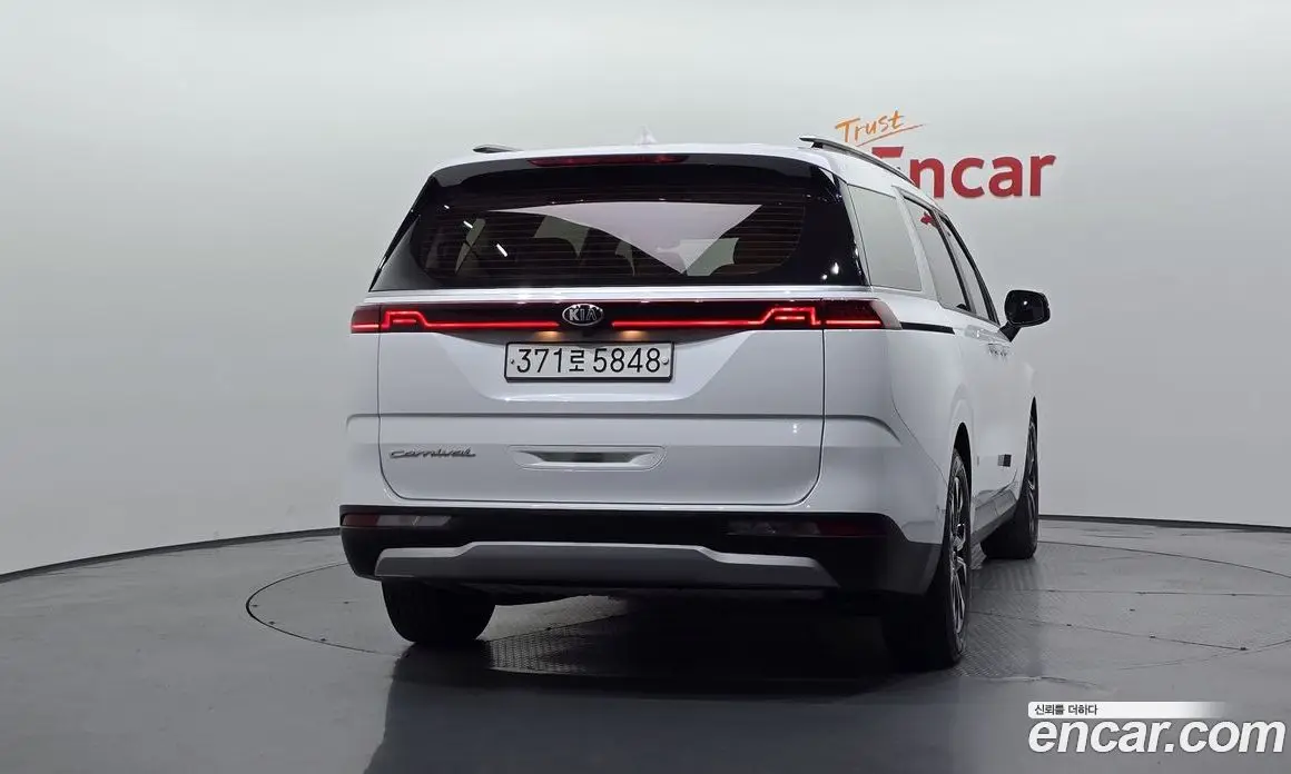 Kia Carnival 2021 2.2 автомат (гидро), фото 4 Kia Carnival 2021 2.2 автомат (гидро), фото 4