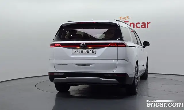Kia Carnival 2021 2.2 автомат (гидро), миниатюра 4 Kia Carnival 2021 2.2 автомат (гидро), миниатюра 4