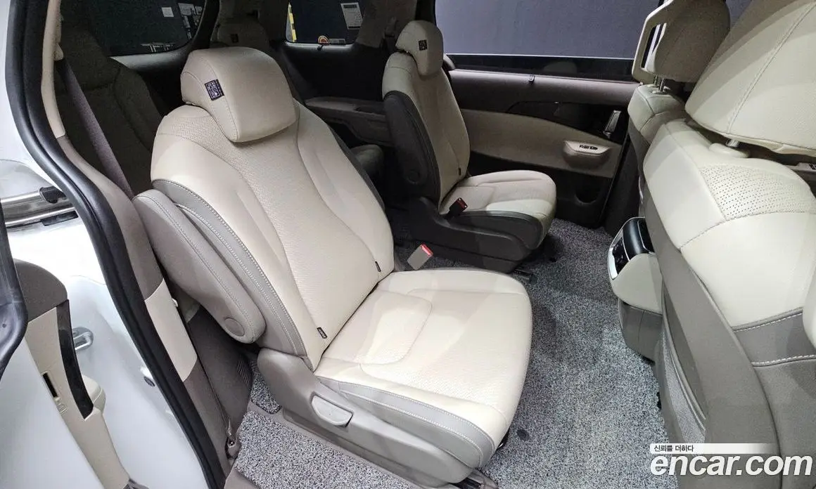Kia Carnival 2024 3.5 автомат (гидро), фото 17