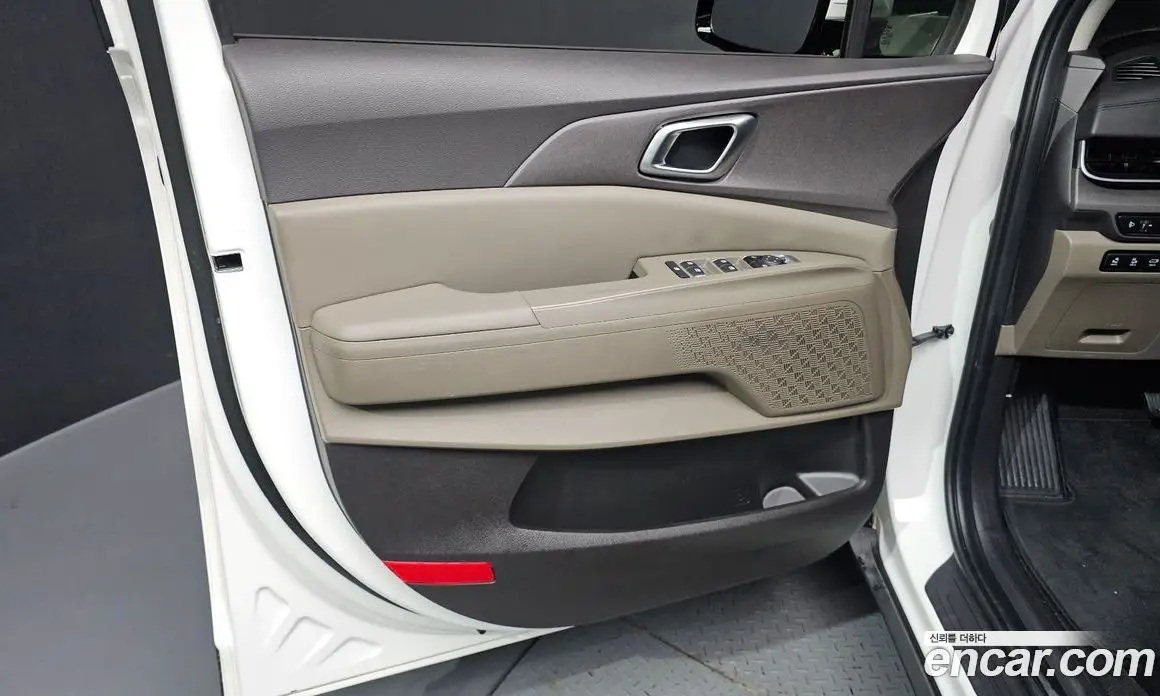 Kia Carnival 2025 1.6 автомат (гидро), фото 14