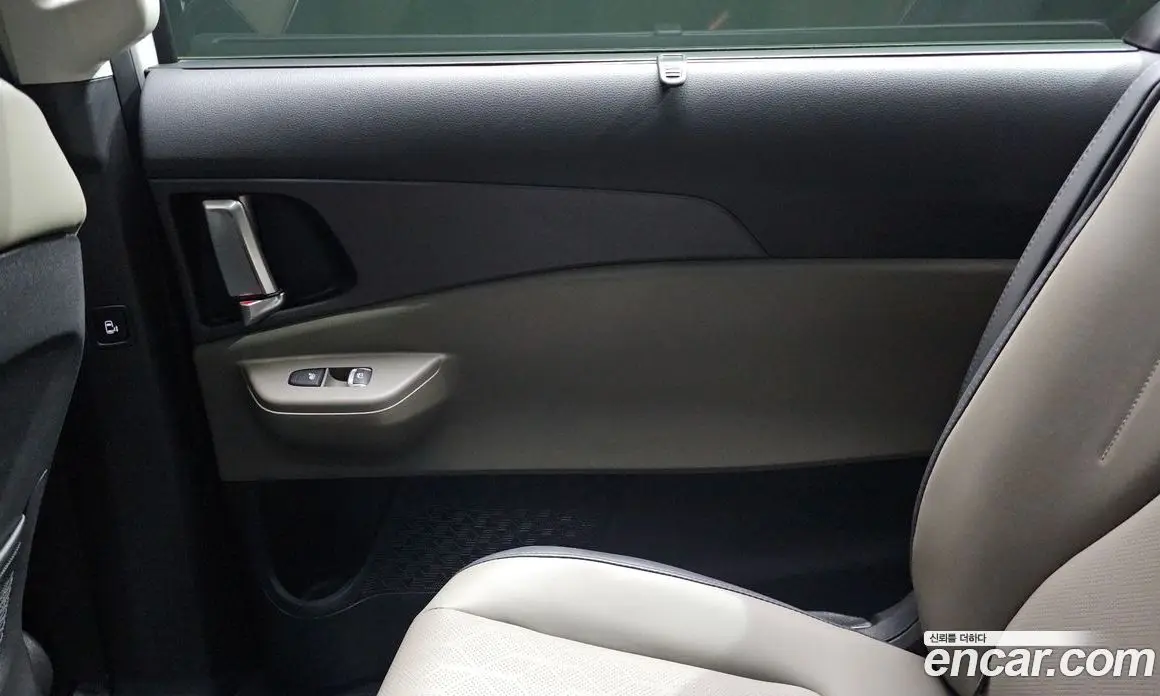 Kia Carnival 2025 1.6 автомат (гидро), фото 15