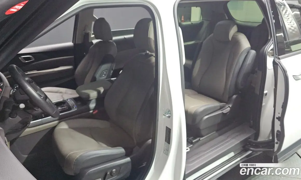 Kia Carnival 2025 1.6 автомат (гидро), фото 16