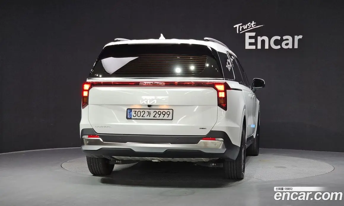 Kia Carnival 2025 1.6 автомат (гидро), фото 4