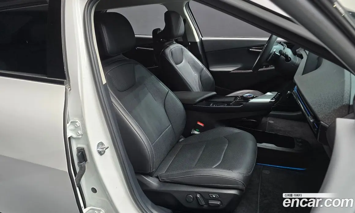 Kia EV6 2022 0.1 автомат (гидро), фото 16 Kia EV6 2022 0.1 автомат (гидро), фото 16