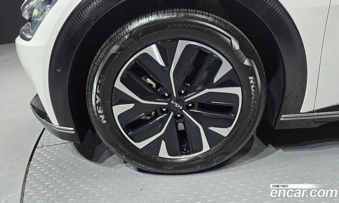 Kia EV6 2022 0.1 автомат (гидро), фото 5 Kia EV6 2022 0.1 автомат (гидро), фото 5