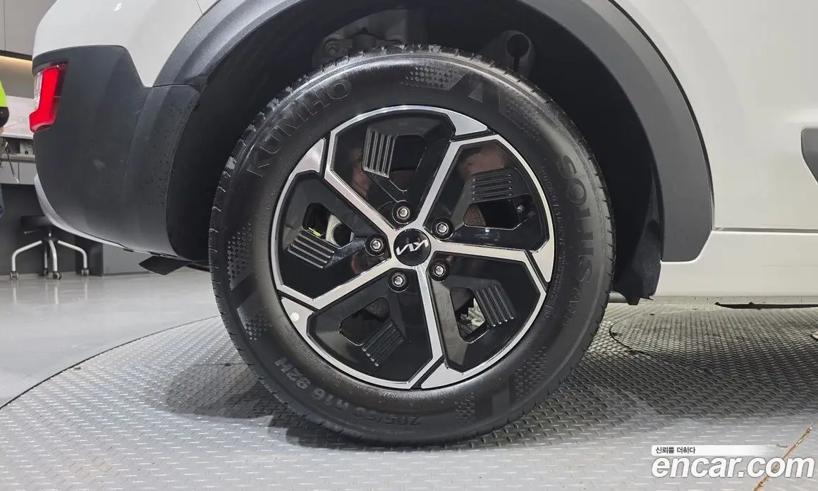Kia Niro 2025 1.6 автомат (гидро), фото 5