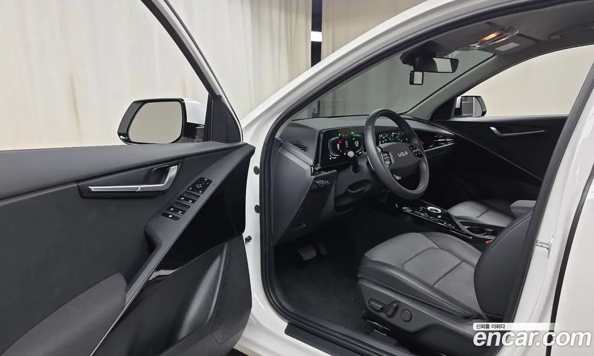 Kia Niro 2025 1.6 автомат (гидро), фото 12 Kia Niro 2025 1.6 автомат (гидро), фото 12