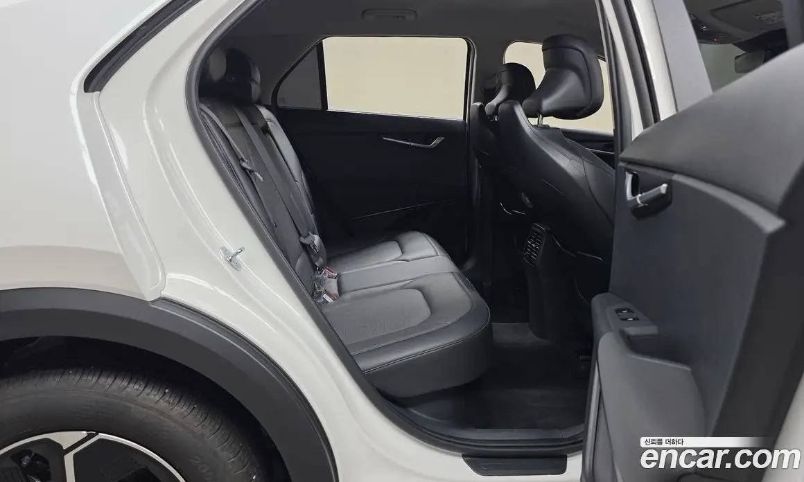 Kia Niro 2025 1.6 автомат (гидро), фото 16 Kia Niro 2025 1.6 автомат (гидро), фото 16