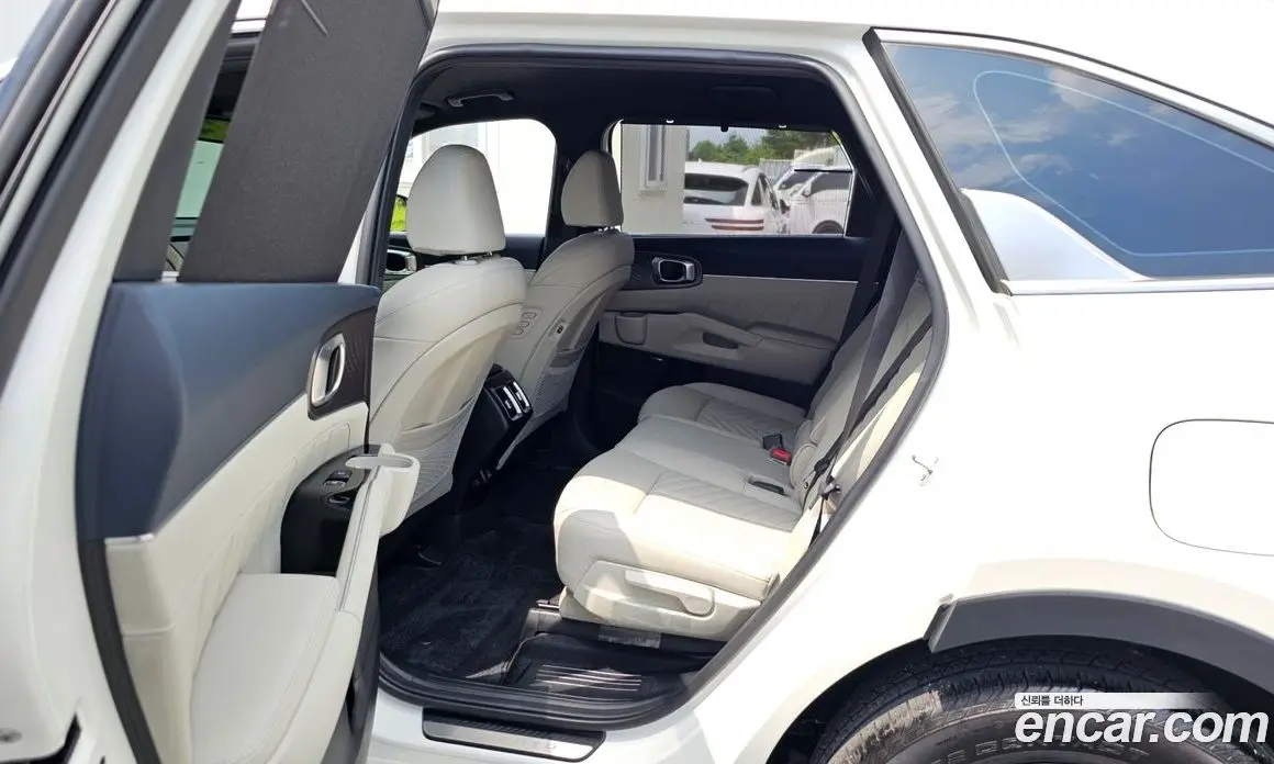 Kia Sorento 2024 1.6 автомат (гидро), фото 17 Kia Sorento 2024 1.6 автомат (гидро), фото 17