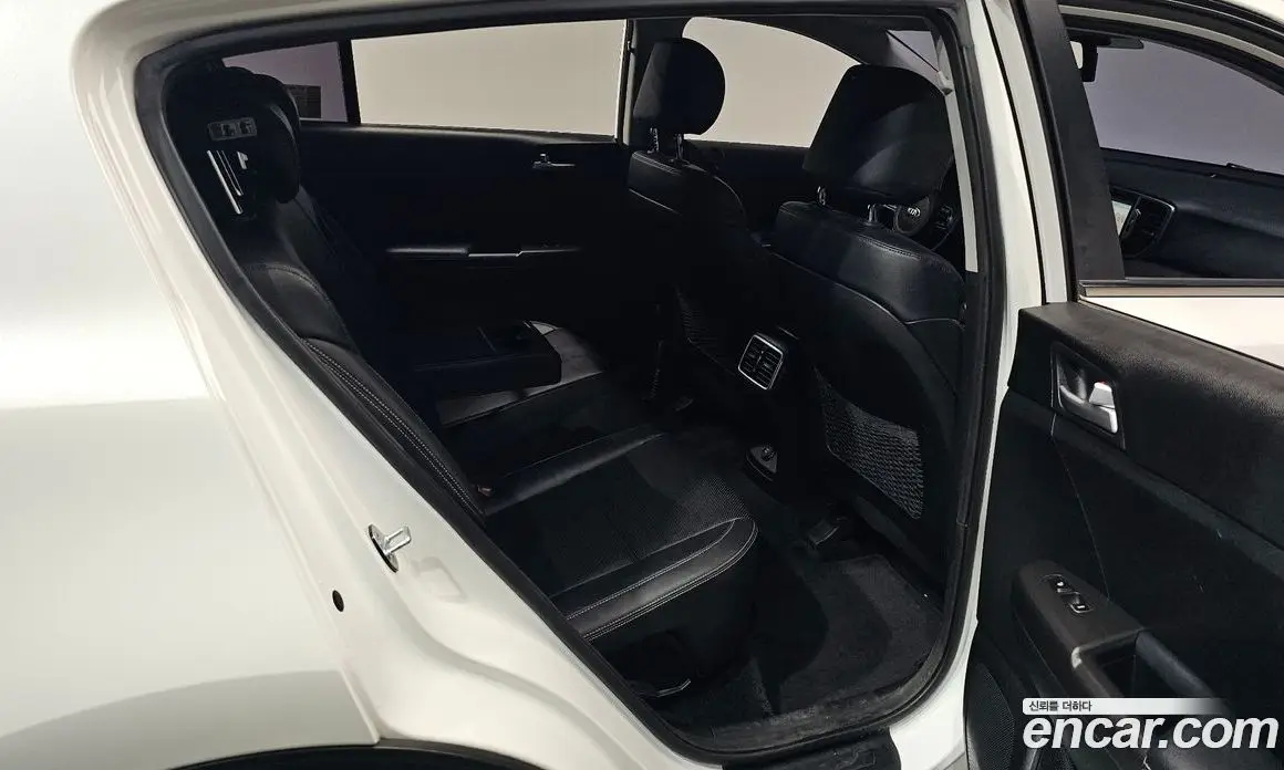 Kia Sportage 2015 1.7 автомат (гидро), фото 17