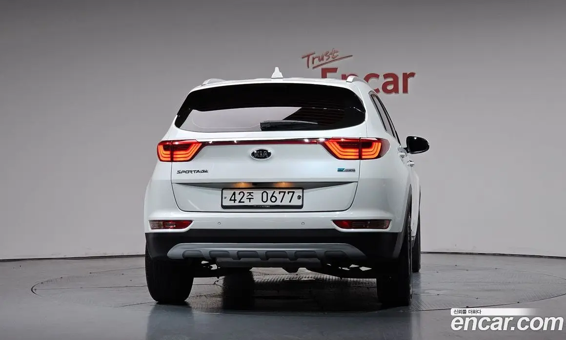 Kia Sportage 2015 1.7 автомат (гидро), фото 3
