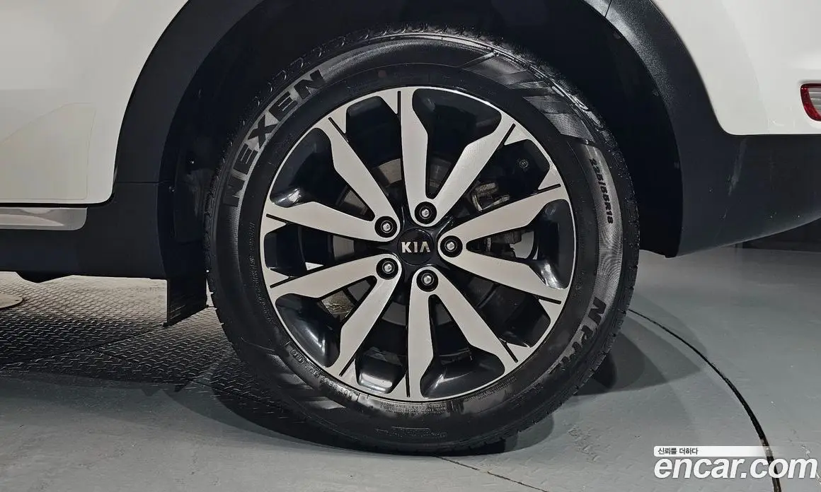 Kia Sportage 2015 1.7 автомат (гидро), фото 6