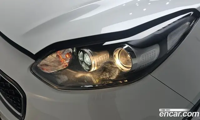 Kia Sportage 2015 1.7 автомат (гидро), миниатюра 7