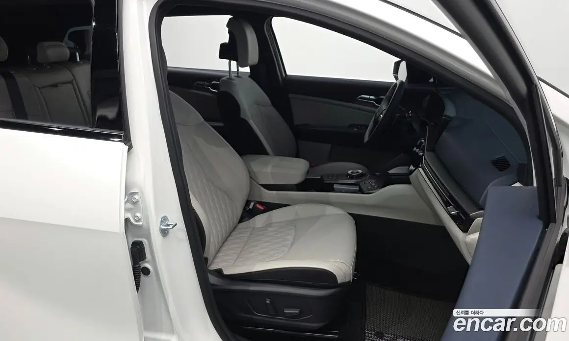 Kia Sportage 2025 1.6 автомат (гидро), фото 16 Kia Sportage 2025 1.6 автомат (гидро), фото 16