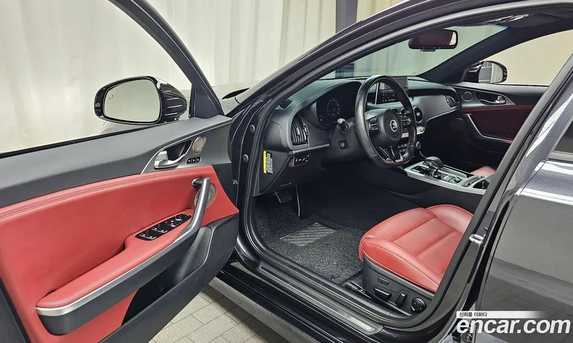 Kia Stinger 2018 3.3 автомат (гидро), фото 13