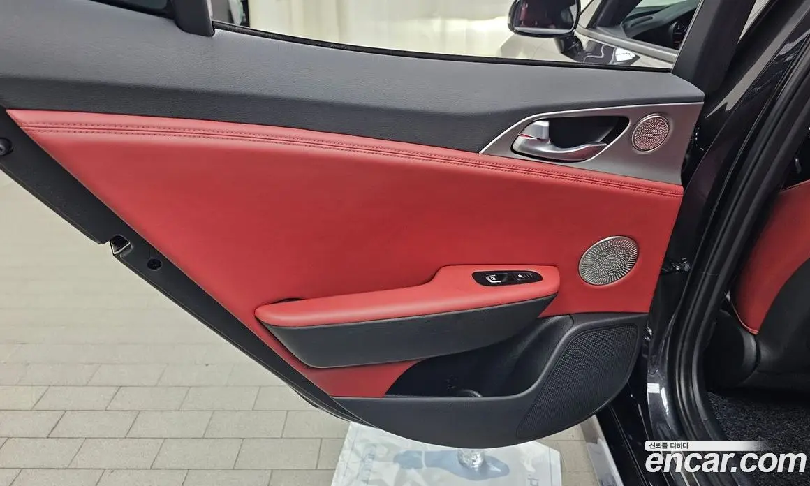 Kia Stinger 2018 3.3 автомат (гидро), фото 15