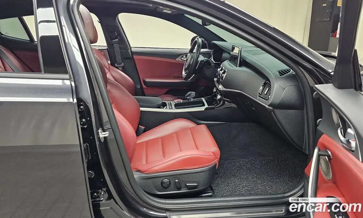 Kia Stinger 2018 3.3 автомат (гидро), фото 16