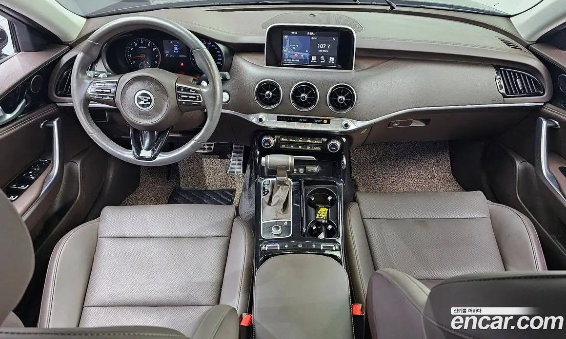 Kia Stinger 2018 2.0 автомат (гидро), фото 10 Kia Stinger 2018 2.0 автомат (гидро), фото 10