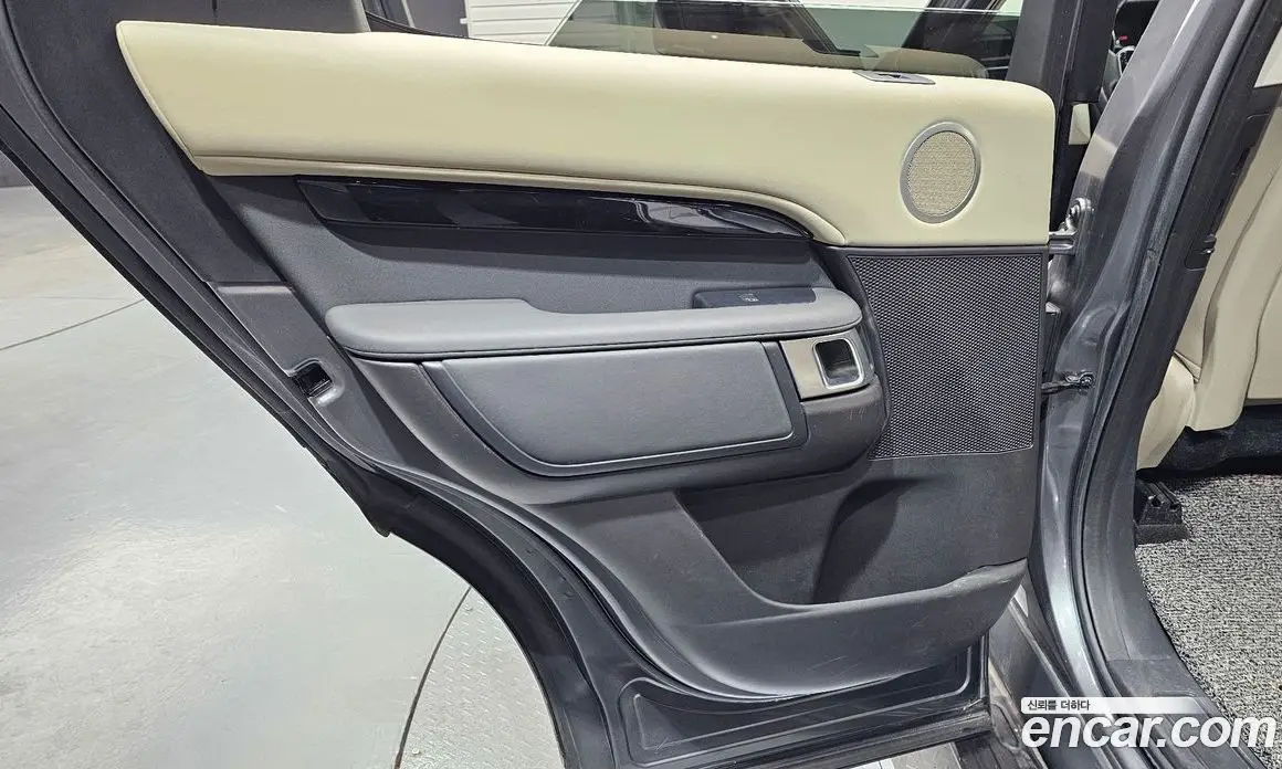 Land Rover Discovery 2019 2.0 автомат (гидро), фото 15