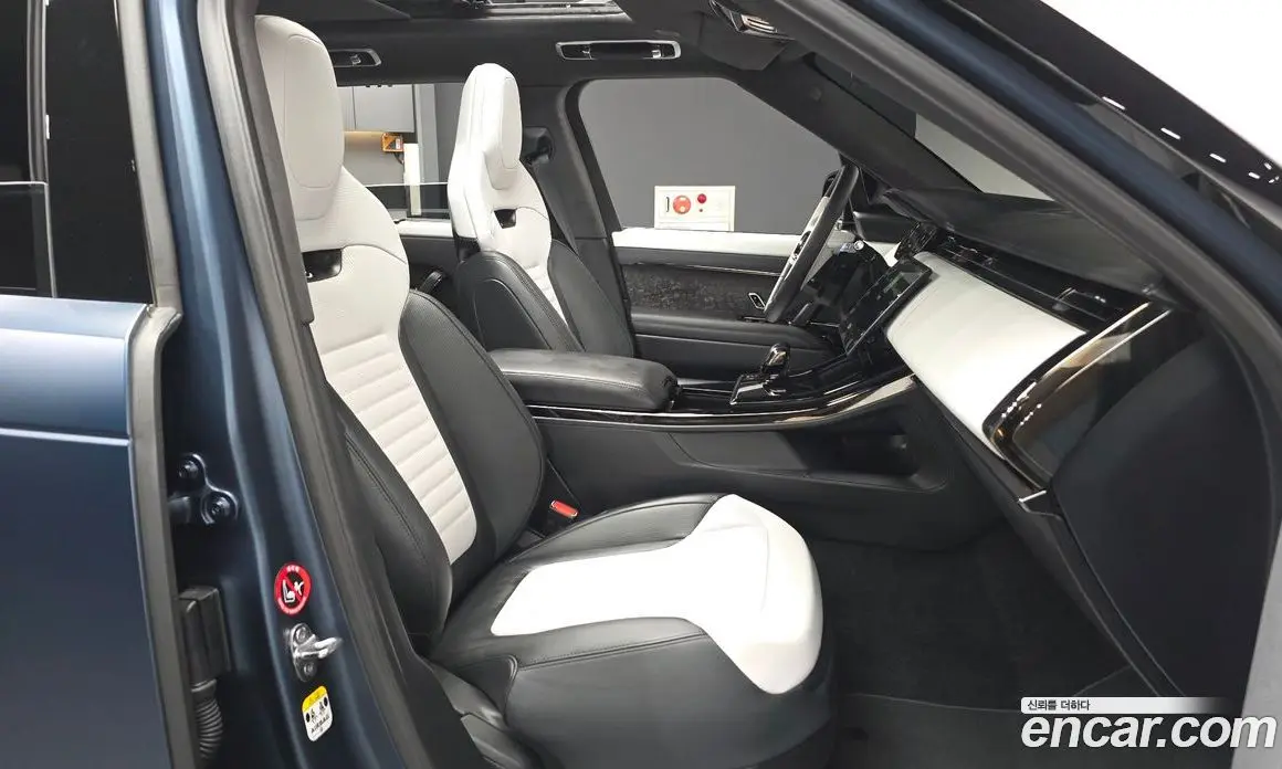 Land Rover Range Rover Sport 2025 4.4 автомат (гидро), фото 11