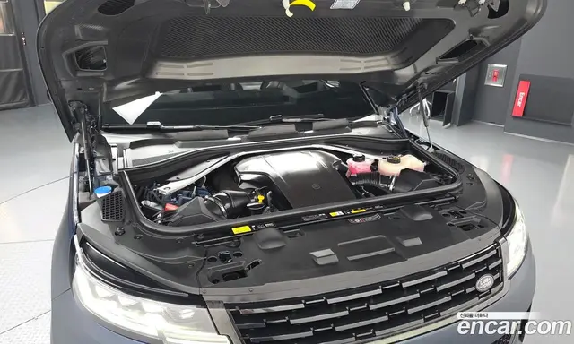 Land Rover Range Rover Sport 2025 4.4 автомат (гидро), миниатюра 6