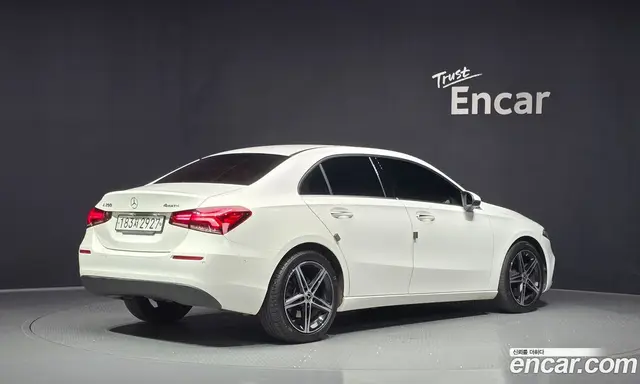 Mercedes-Benz A-Class 2020 2.0 автомат (гидро), миниатюра 2
