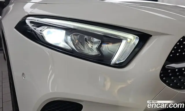 Mercedes-Benz A-Class 2020 2.0 автомат (гидро), миниатюра 8