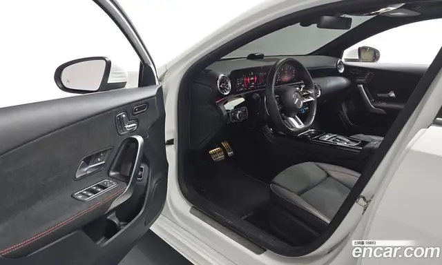 Mercedes-Benz A-Class 2024 2.0 автомат (гидро), миниатюра 12