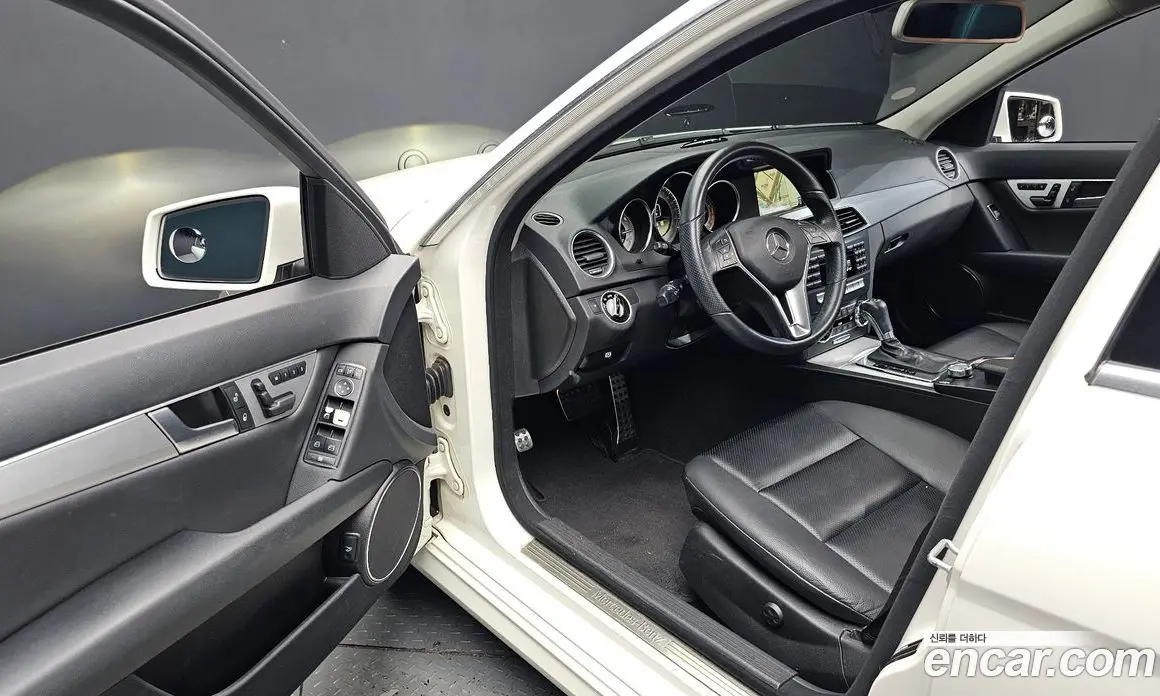 Mercedes-Benz C-Class 2012 1.8 автомат (гидро), фото 10