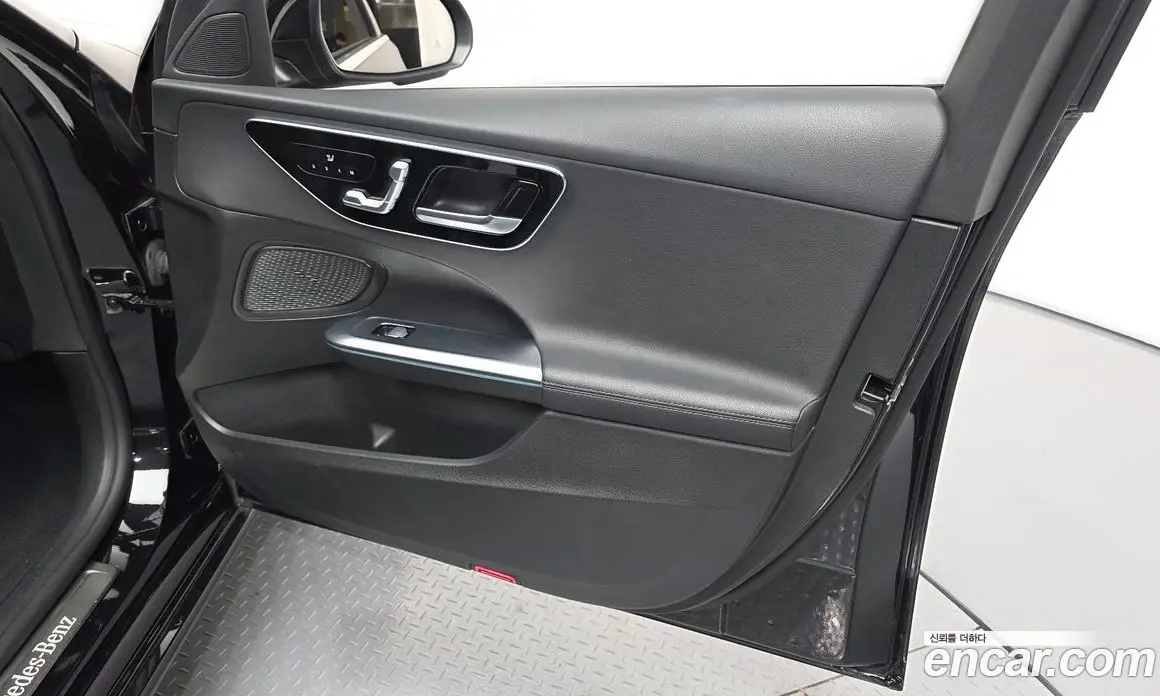 Mercedes-Benz C-Class 2023 2.0 автомат (гидро), фото 14