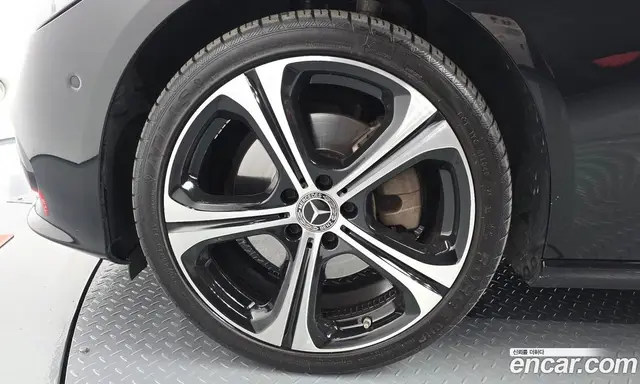 Mercedes-Benz C-Class 2023 2.0 автомат (гидро), миниатюра 5