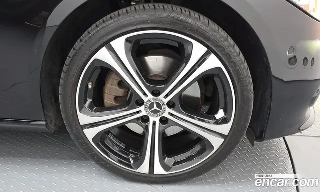 Mercedes-Benz C-Class 2023 2.0 автомат (гидро), миниатюра 7