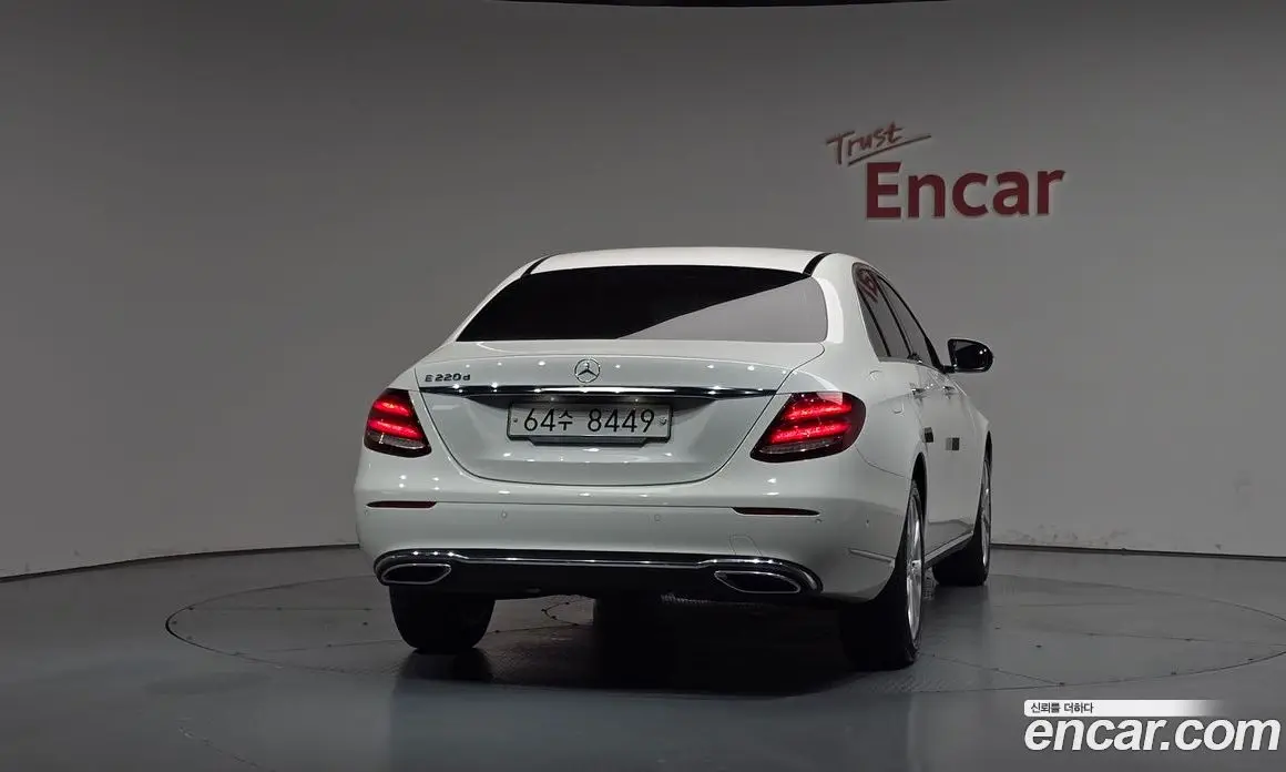 Mercedes-Benz E-Class 2017 1.9 автомат (гидро), фото 3 Mercedes-Benz E-Class 2017 1.9 автомат (гидро), фото 3
