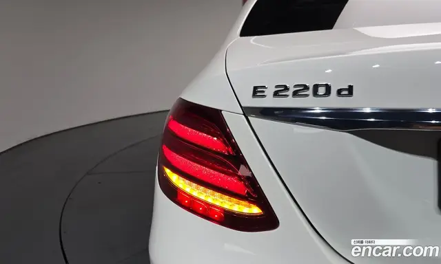 Mercedes-Benz E-Class 2017 1.9 автомат (гидро), миниатюра 8 Mercedes-Benz E-Class 2017 1.9 автомат (гидро), миниатюра 8