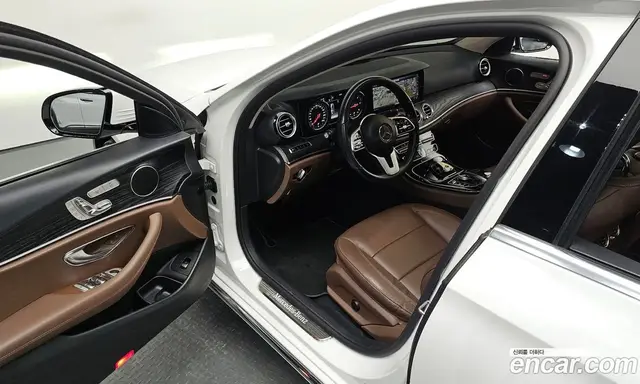 Mercedes-Benz E-Class 2019 1.9 автомат (гидро), миниатюра 12