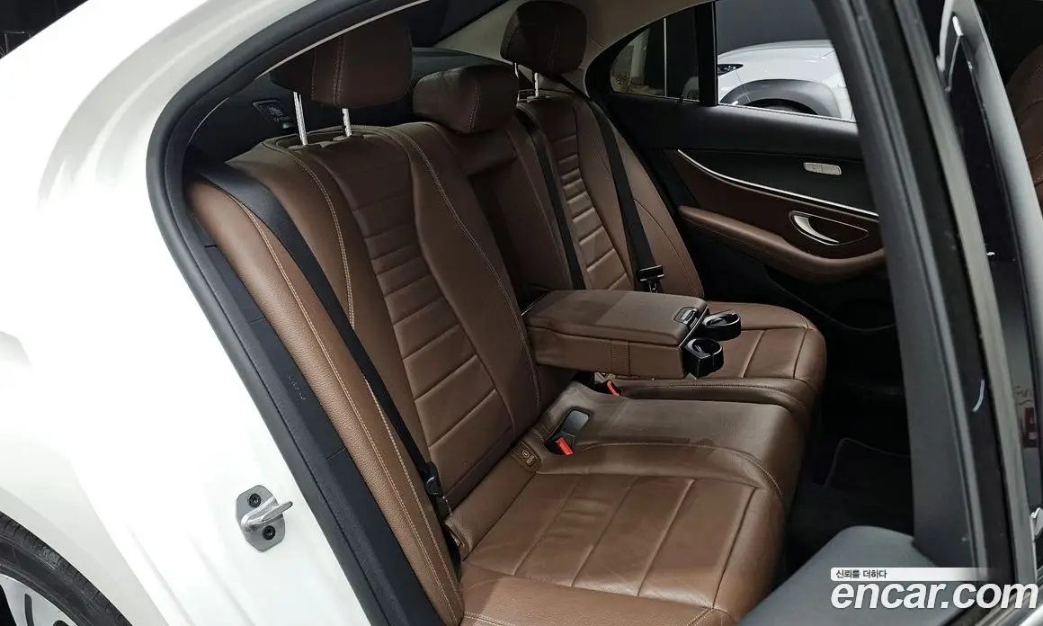 Mercedes-Benz E-Class 2019 1.9 автомат (гидро), фото 15 Mercedes-Benz E-Class 2019 1.9 автомат (гидро), фото 15