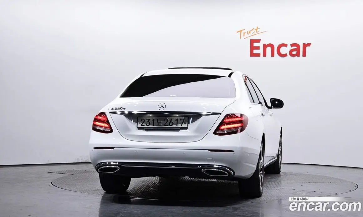 Mercedes-Benz E-Class 2019 1.9 автомат (гидро), фото 3 Mercedes-Benz E-Class 2019 1.9 автомат (гидро), фото 3