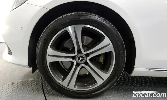 Mercedes-Benz E-Class 2019 1.9 автомат (гидро), миниатюра 4 Mercedes-Benz E-Class 2019 1.9 автомат (гидро), миниатюра 4