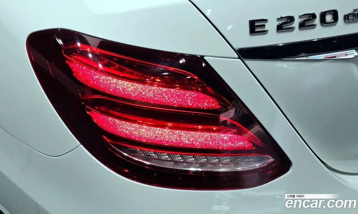 Mercedes-Benz E-Class 2019 1.9 автомат (гидро), фото 8 Mercedes-Benz E-Class 2019 1.9 автомат (гидро), фото 8