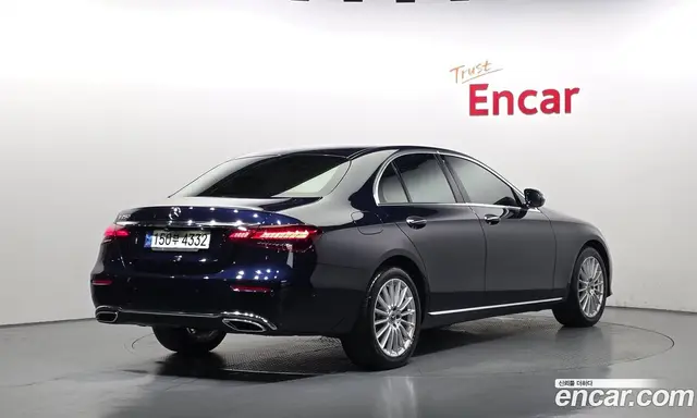 Mercedes-Benz E-Class 2021 2.0 автомат (гидро), миниатюра 2